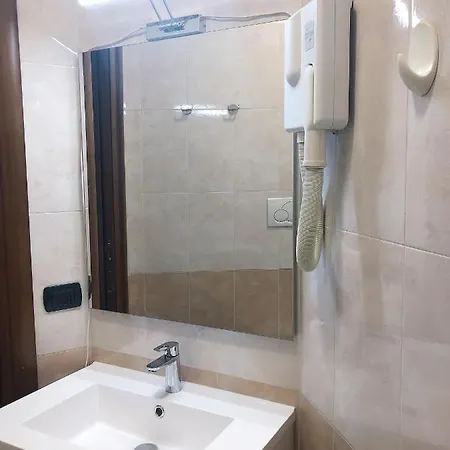 Romafullhouse Πανσιόν